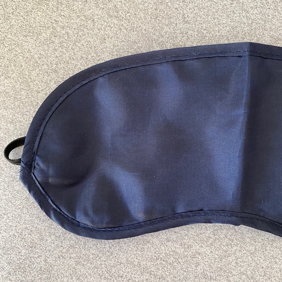 💥3/$25💥 Soft Sleep Mask / Eye Mask Colour Blue - Picture 3 of 3